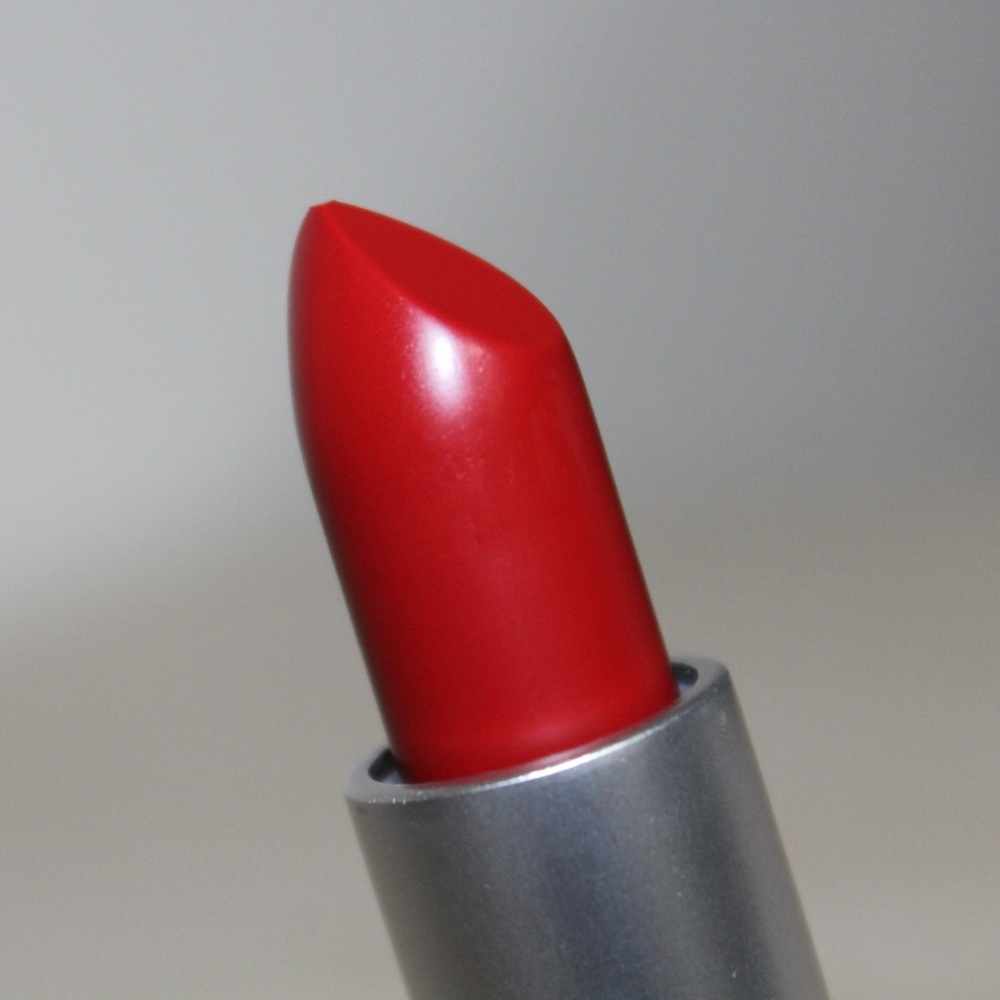 MAC Cosmetics Snow Ball ‘Russian Red’ Matte Lipstick (NWOB) - Picture 11 of 15